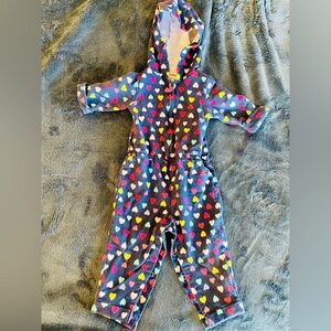 Carter’s onesie with hoodie and heart pattern size 12M